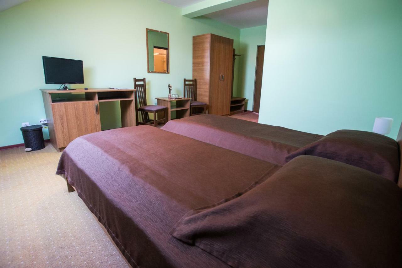 Camere De Inchiriat Hatuica Экстерьер фото